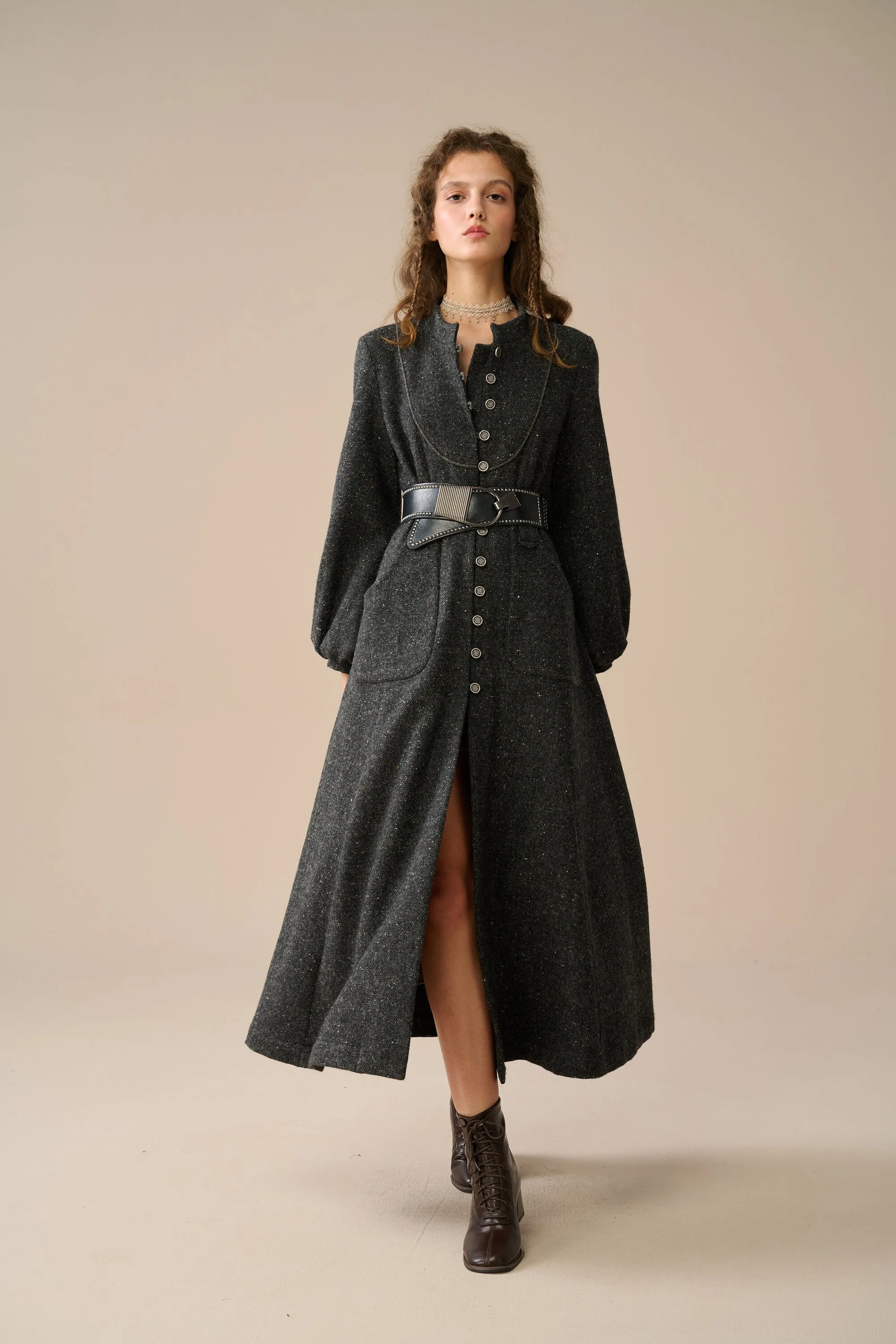 Margaret 25|100% wool buttoned down coat