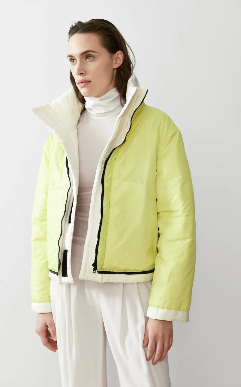 REVERSIBLE CROPPED SUSTAINABLE DOWN COAT