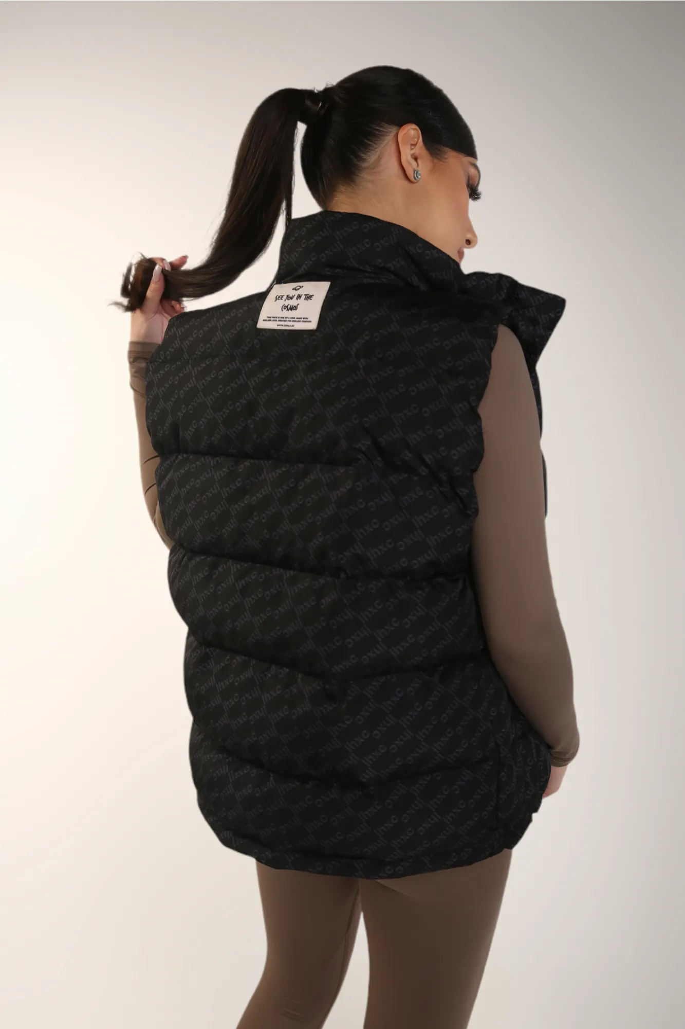 Sleeveless LHxC Motif Vest - LHxCOHL'S