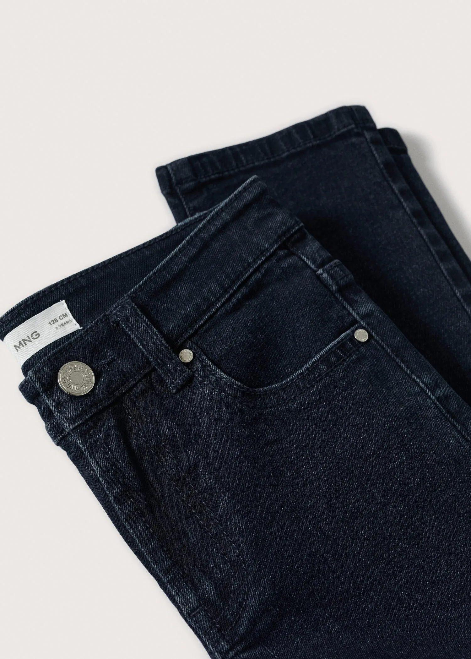 Slim-fit jeans