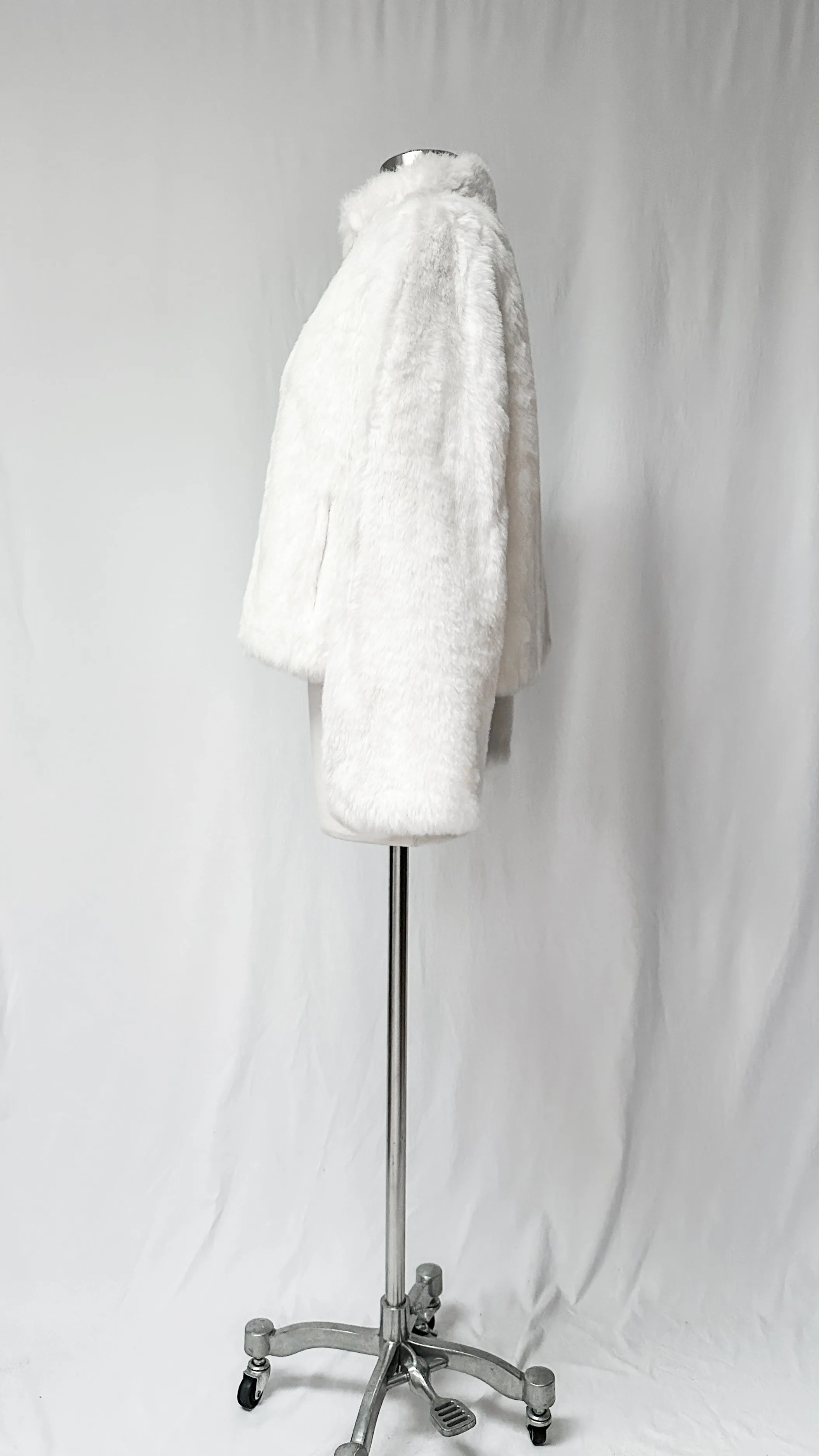 Vintage Glenoit Fabrics Ivory Faux Fur Jacket (M)